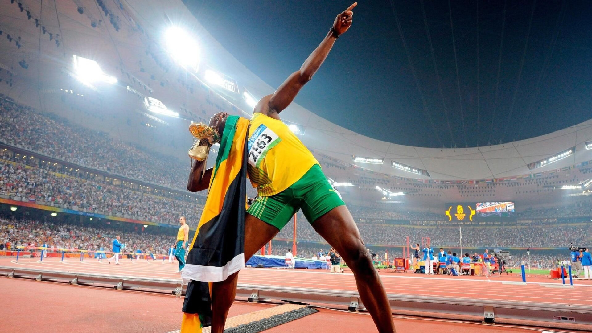 2022年总决赛：库里在关键时刻几次神级远投，让对手完全无解，夺冠瞬间令人难忘